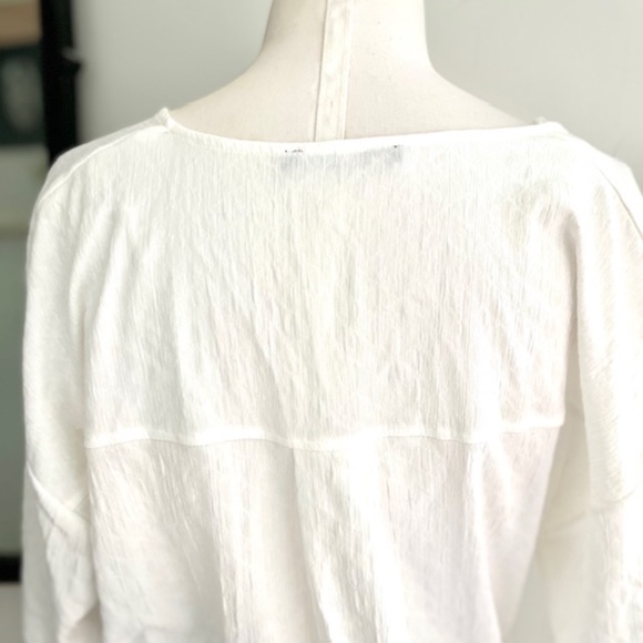 Zara Wide V-Neck 3 Quater Sleeves Light Weight White Cotton Shirt - Picture 3 of 6